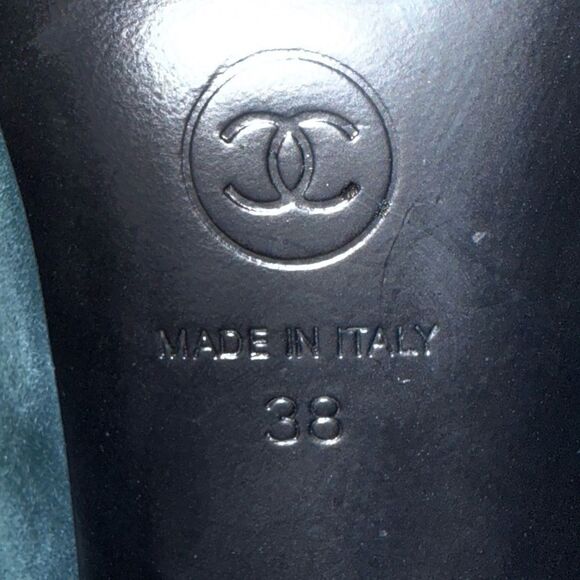 Chanel 2017 Gabrielle Coco Satin Suede Mid Calf Boots.  Size 38. Green/Black. - Picture 13 of 13